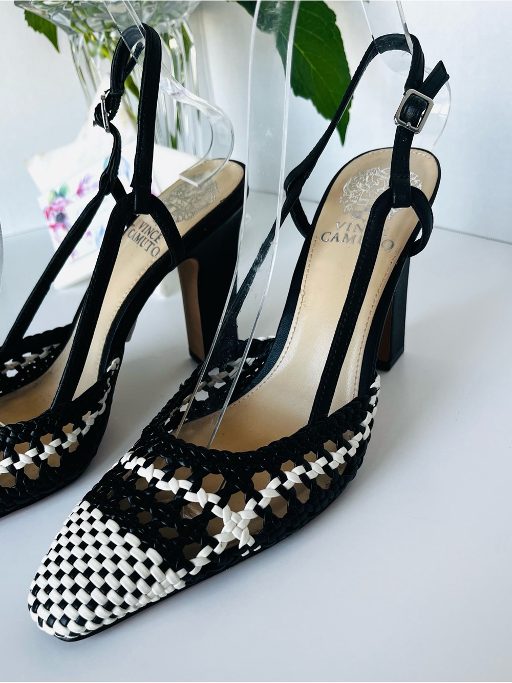 VINCE CAMUTO Heels “HAILYN” Sz 6 Black/White Woven Latice Slingback Leather Pump